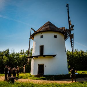Větrný mlýn – otáčení střechou