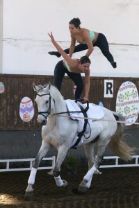 Natálie Albrechtová a Kristýna Pikalová v prvním závodě v Albertovci. Foto Petr Videnka